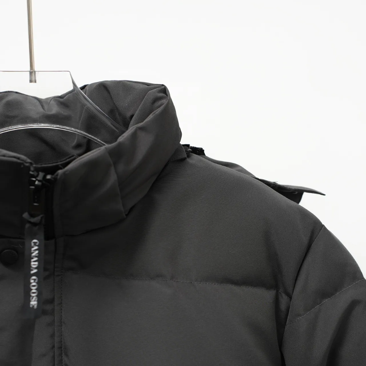 P740 CANADA GOOSE丨Canada Goose 29 New 2048 Hairless Collar Hooded Down Jacket Color: Graphite Red Size: XS-XXL